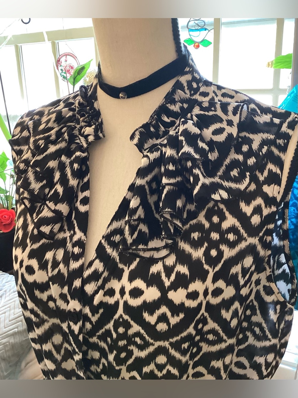Miss Tina by Tina Knowles sleeveless blouse. Size 12/14
